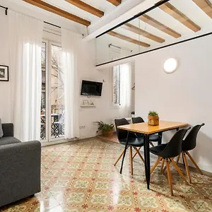 flateli-borrell.topbarcelonahotels.com/